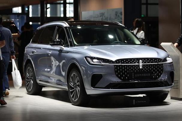 四不像正版资料2025和20多万的车14万卖与汽车价格战再起 20多万的车14万卖